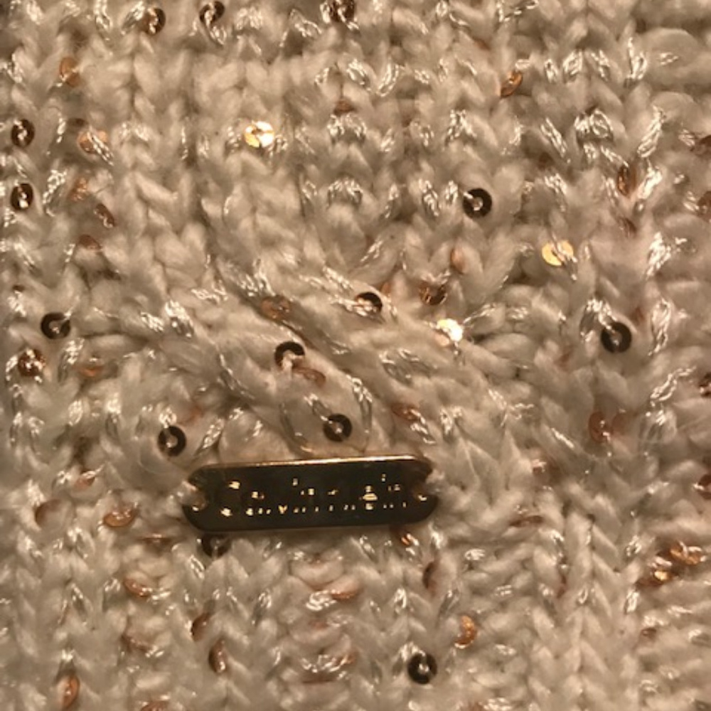 Calvin Klein Hand Warmers with Gold Sequence - Picture 5 of 5